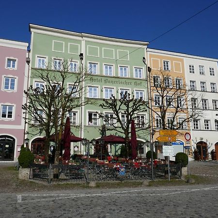 Bayerischer Hof Hotel Бургхаузен Екстериор снимка